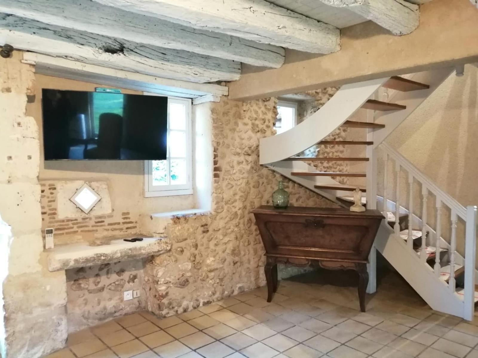 Gite Les Mareillauds - Piscine Salon 外观 照片