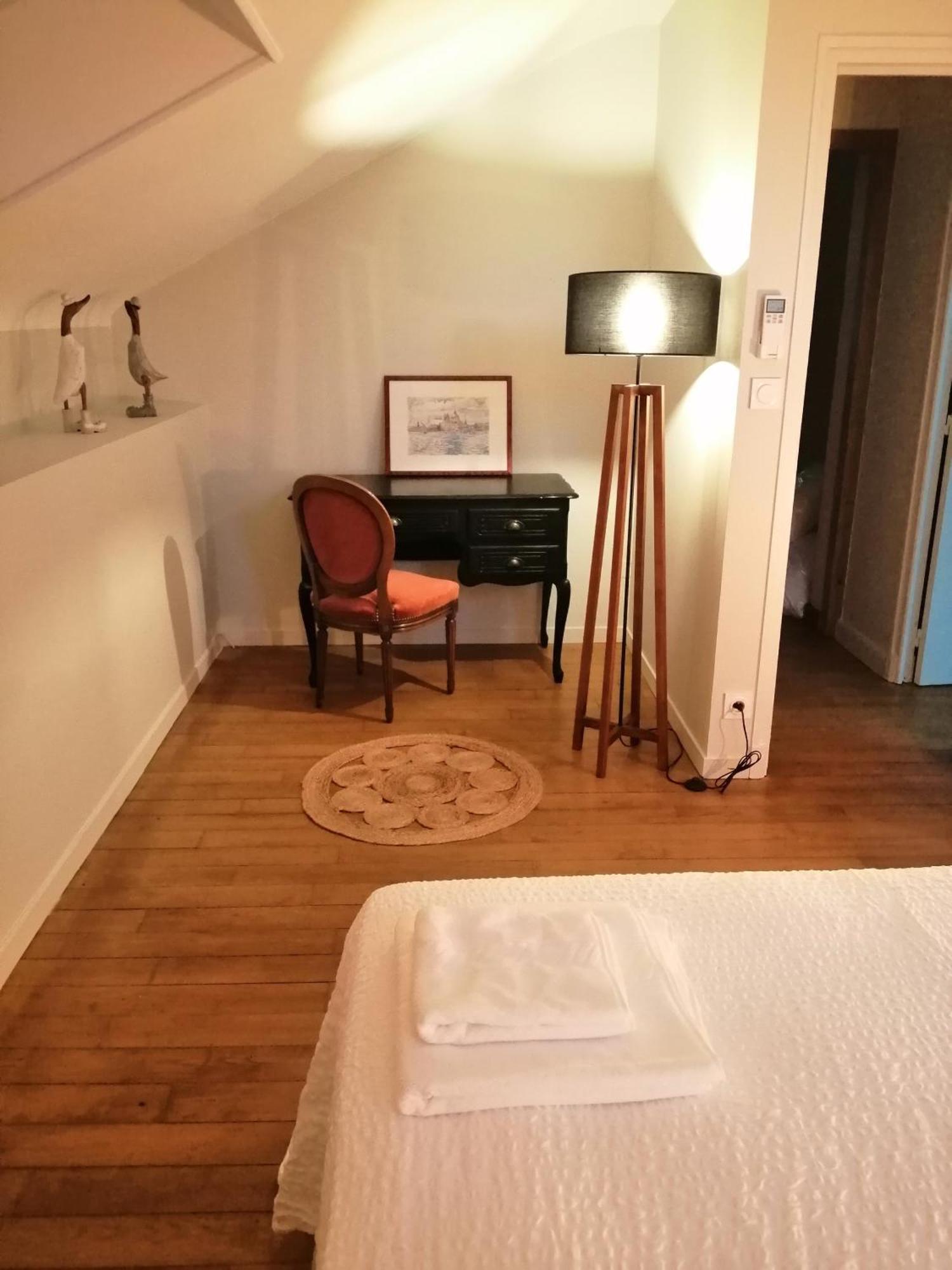Gite Les Mareillauds - Piscine Salon 外观 照片
