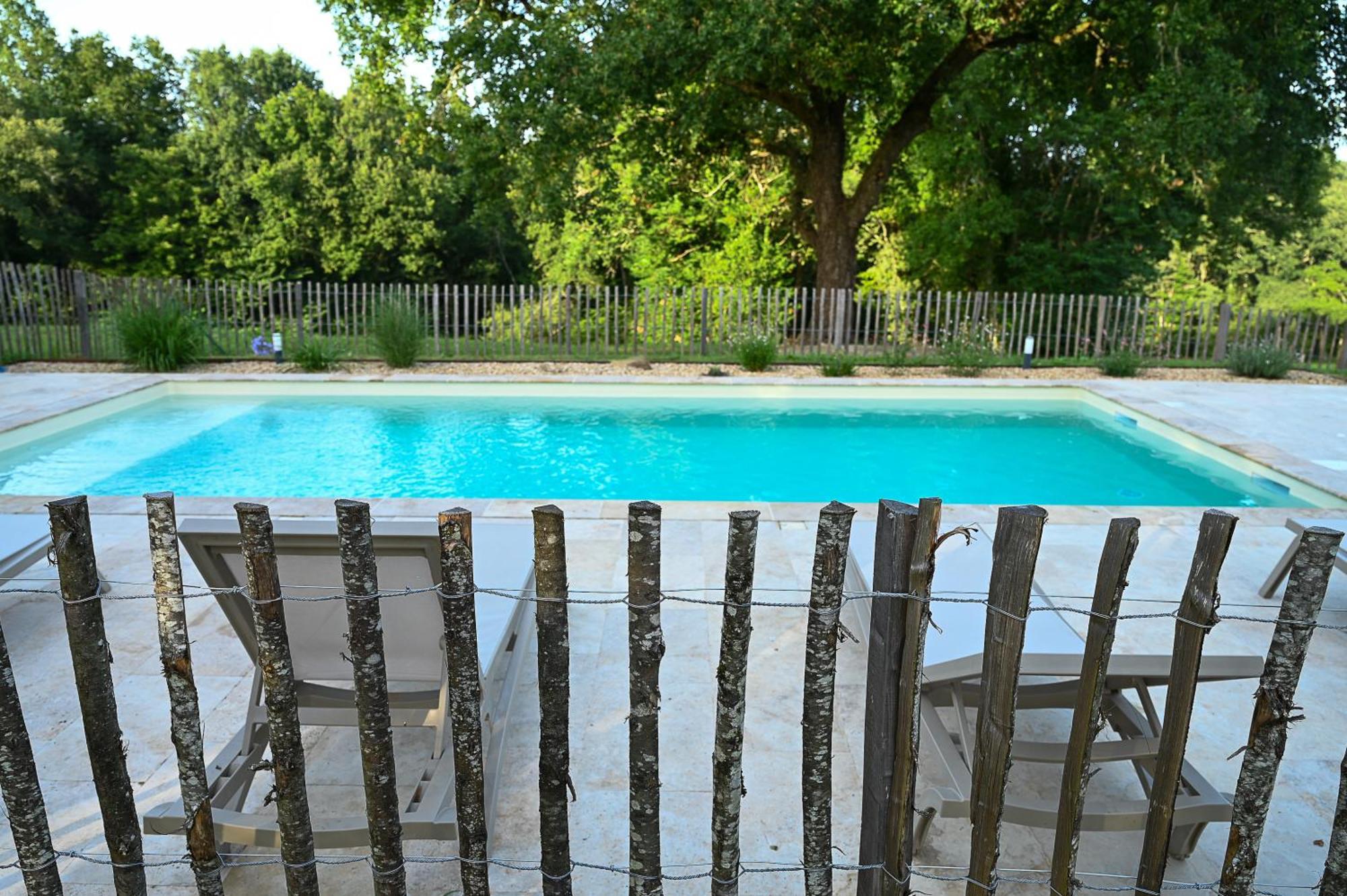 Gite Les Mareillauds - Piscine Salon 外观 照片